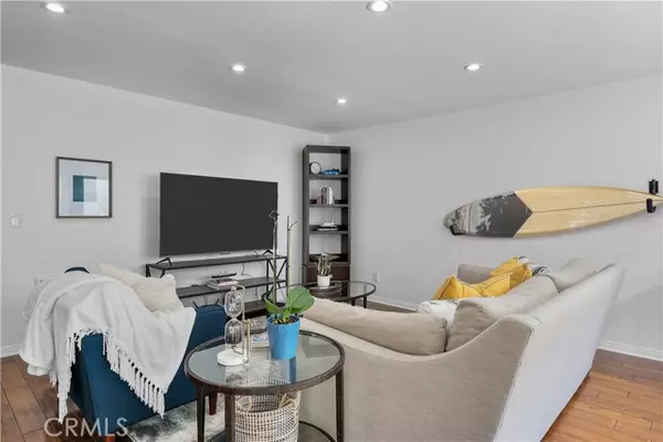 San Pedro, CA 90731,741 W 24th ST 6