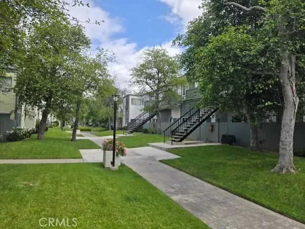Santa Ana, CA 92703,611 N Bristol ST 1