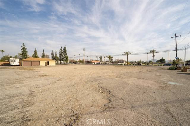 Fontana, CA 92335,16436 Foothill BLD