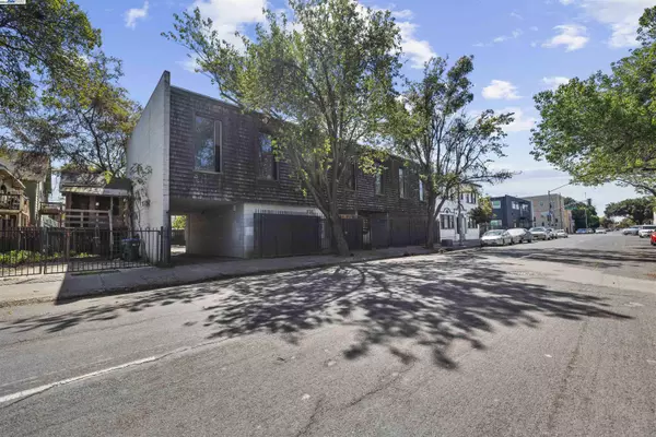534 E Oak St, Stockton, CA 95202