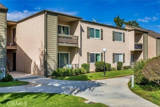 24420 Nicklaus DR J5, Valencia, CA 91355