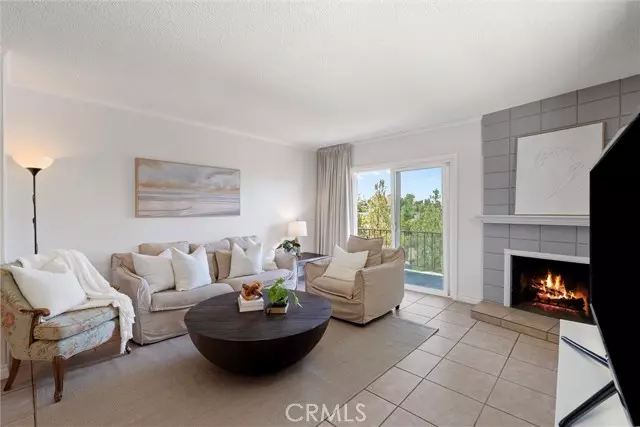 1349 Shadow LN 217 (H), Fullerton, CA 92831