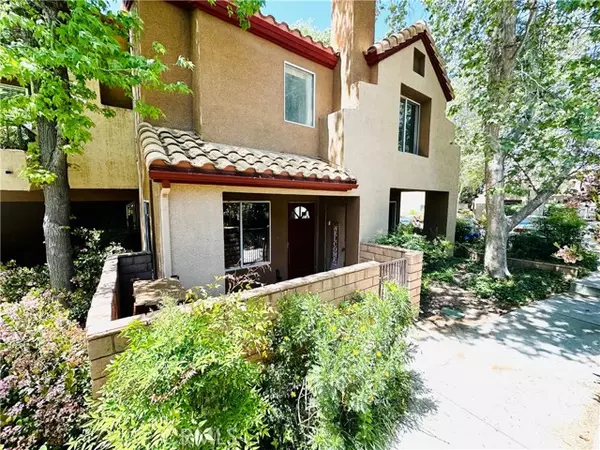 Saugus, CA 91350,22703 Copper Hill DR 2