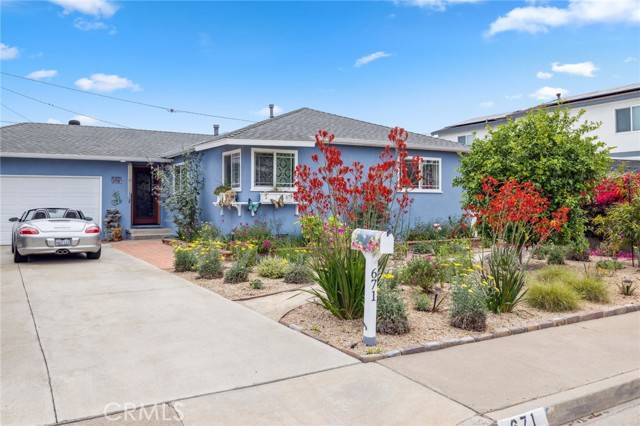 671 Senate ST, Costa Mesa, CA 92627