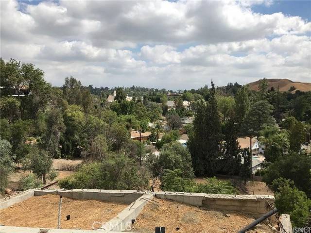 5040 Marmol DR, Woodland Hills, CA 91364