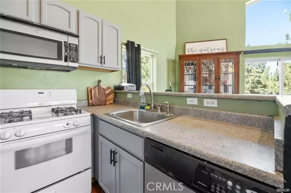 Big Bear City, CA 92314,2076 Cedar LN