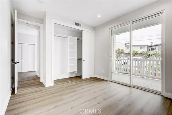 Lomita, CA 90717,26016 Oak ST C