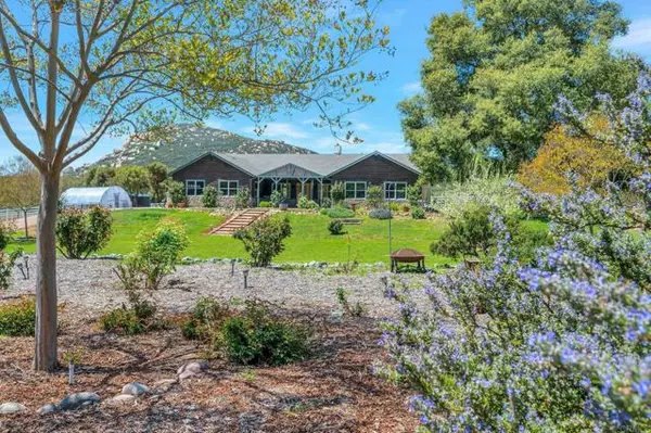 Jamul, CA 91935,2376 White Wing DR