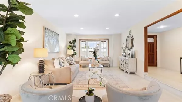 Huntington Beach, CA 92647,16001 Ballantine LN