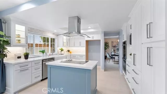16001 Ballantine LN, Huntington Beach, CA 92647