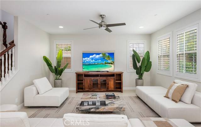 Irvine, CA 92618,213 Wicker