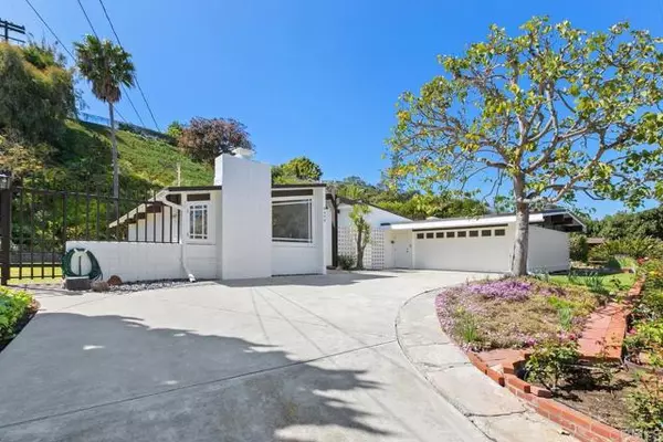 La Jolla, CA 92037,8456 Sugarman DR