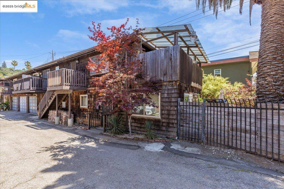 6630 Macarthur Blvd 2, Oakland, CA 94605