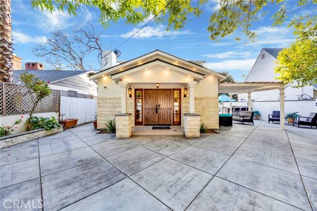 3815 Laurel Canyon BLD, Studio City, CA 91604