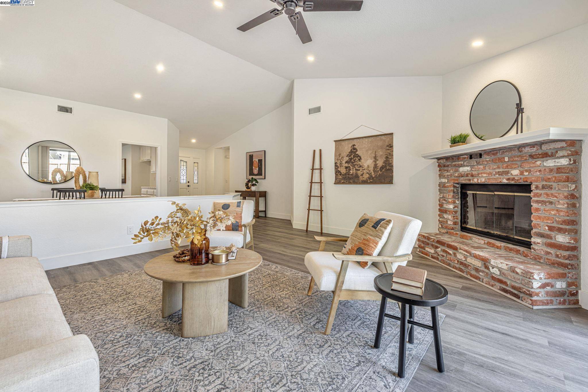 1070 Porter Dr, Roseville, CA 95678-7582