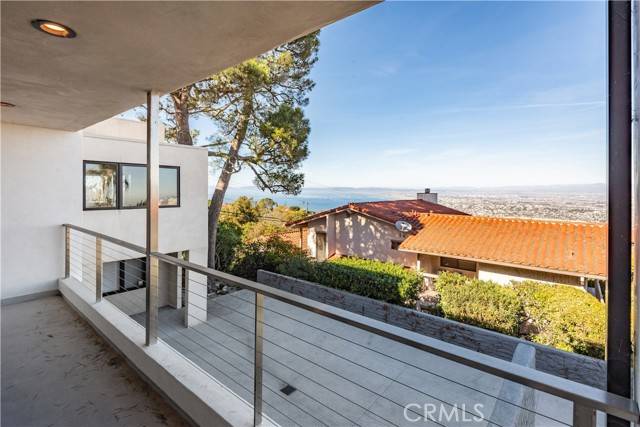 Rancho Palos Verdes, CA 90275,6085 Woodfern DR