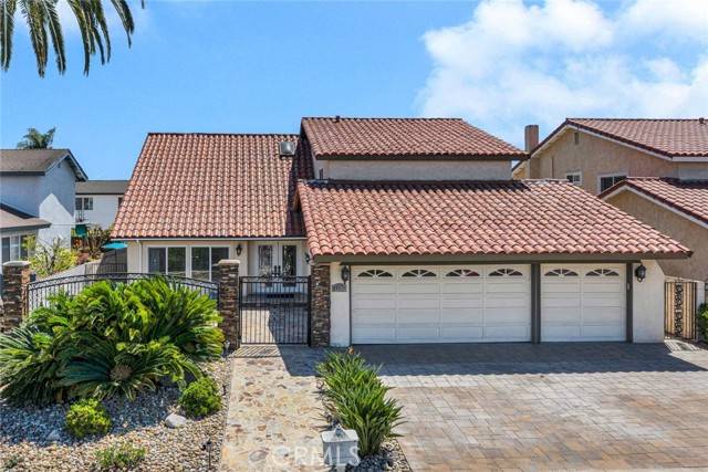 1033 Damascus CIR, Costa Mesa, CA 92626