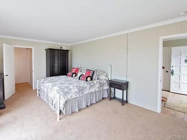 Newport Beach, CA 92661,1560 E Oceanfront
