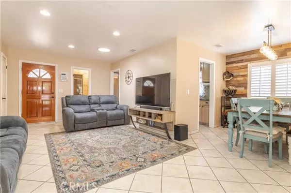 Fullerton, CA 92832,612 Newkirk AVE