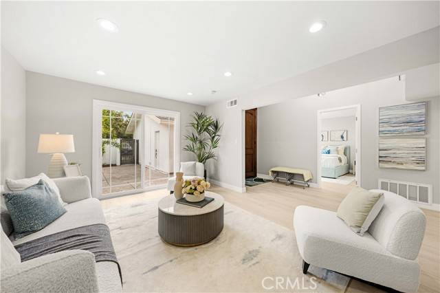 Irvine, CA 92612,12 Whitewood WAY