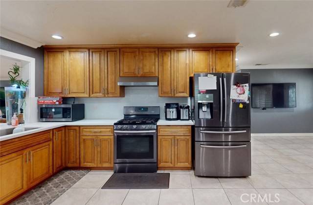 San Bernardino, CA 92404,2130 E Bessant ST