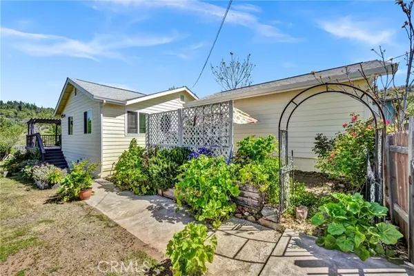 Cobb, CA 95426,15314 Summit BLD