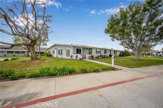Seal Beach, CA 90740,1301 Skokie RD 27L