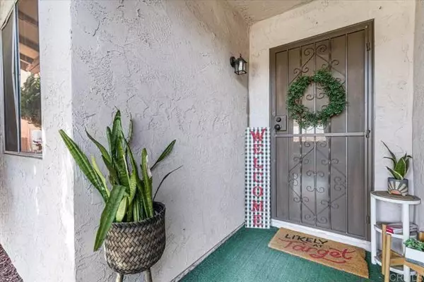 Spring Valley, CA 91977,378 Vecino CT