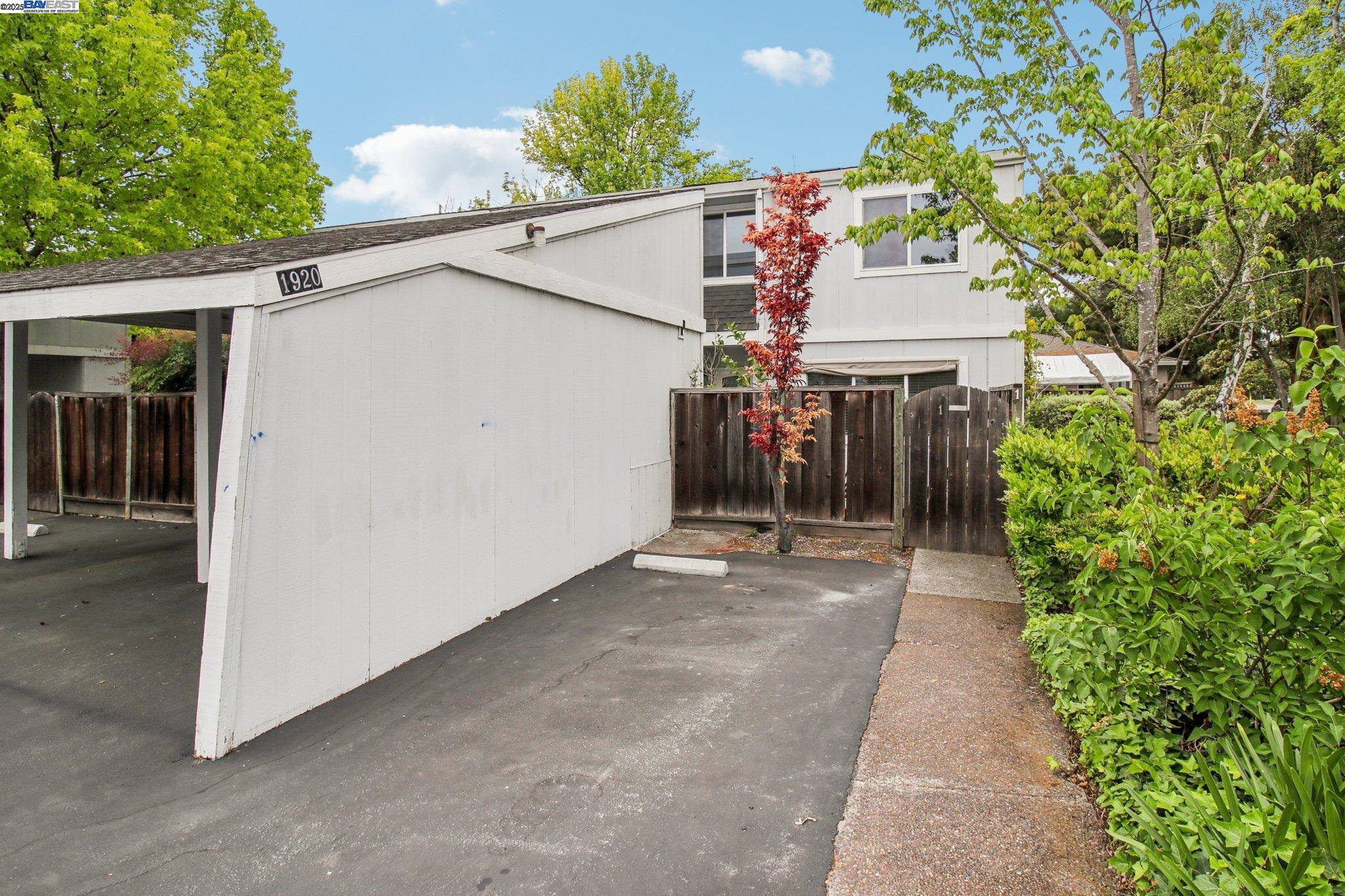 Mountain View, CA 94043,1920 Rock St 1