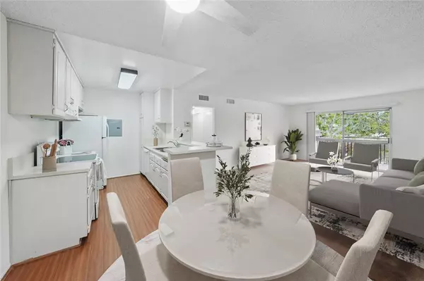 Valencia, CA 91355,23515 Lyons AVE 286