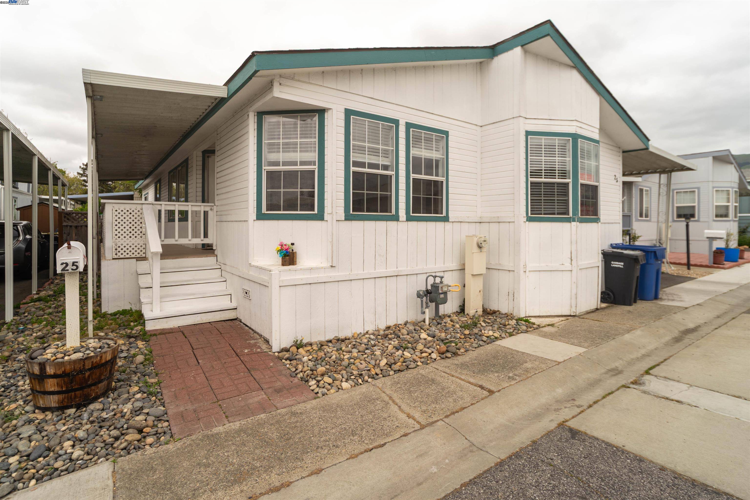 120 Dixon Landing Rd SPC 25, Milpitas, CA 95035
