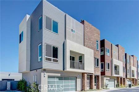 826 Brickyard LN, Costa Mesa, CA 92627