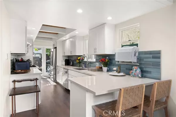 Newport Beach, CA 92663,327 62nd ST