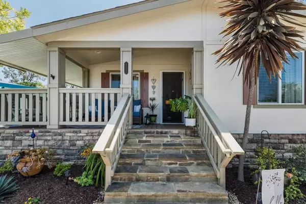 Carlsbad, CA 92010,5127 Don Miguel DR