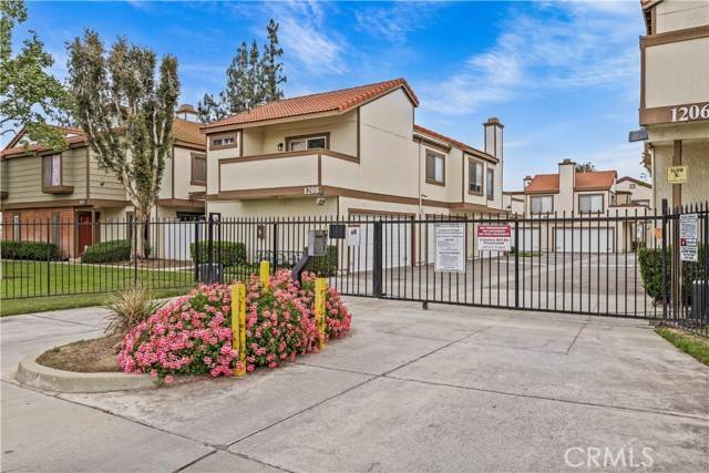 1226 S Cypress AVE B, Ontario, CA 91762