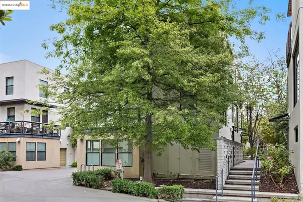 Emeryville, CA 94608,121 City Limits Cir