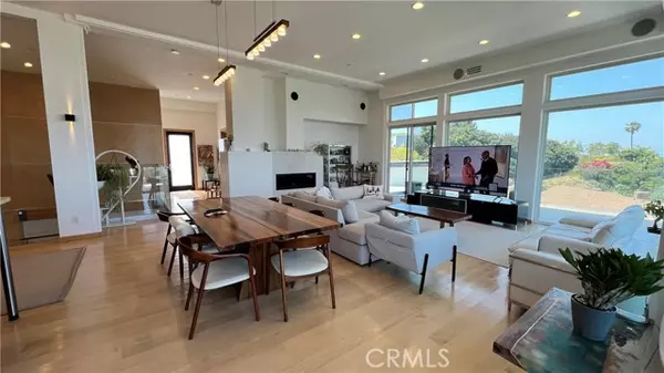 Culver City, CA 90232,7015 Wrightcrest DR