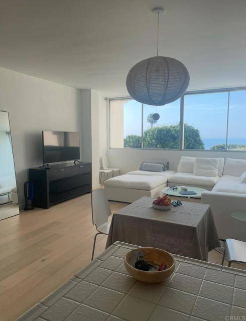 Pacific Palisades, CA 90272,17352 W Sunset BLD D204