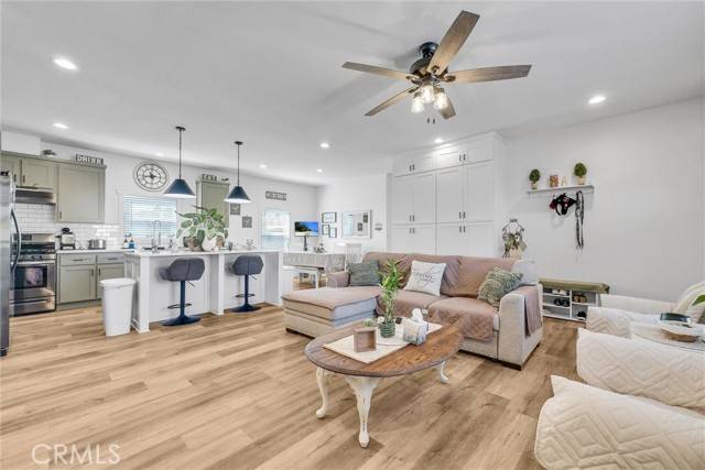 Eastvale, CA 91752,5800 Hamner AVE 596