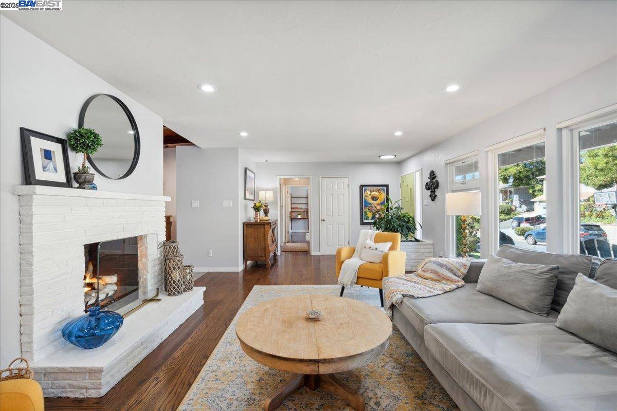 Oakland, CA 94605,3990 Fairway Ave
