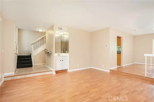 Tarzana, CA 91356,5642 Etiwanda AVE 3
