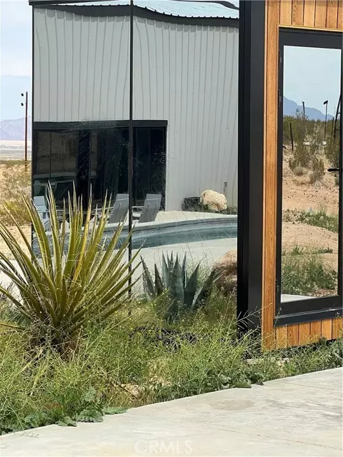 Landers, CA 92285,60810 Cole LN