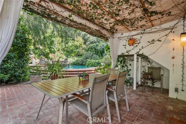 17034 Escalon DR, Encino, CA 91436