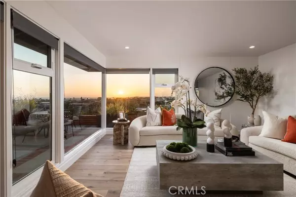 Corona Del Mar, CA 92625,1007 White Sails WAY