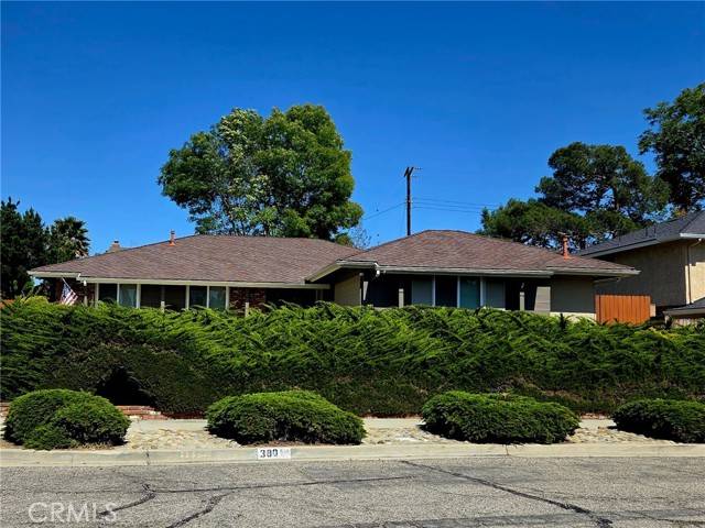 Ventura, CA 93003,380 Brevard AVE