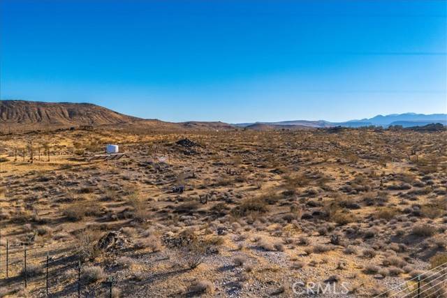 Joshua Tree, CA 92252,1465 Mason Dixon RD