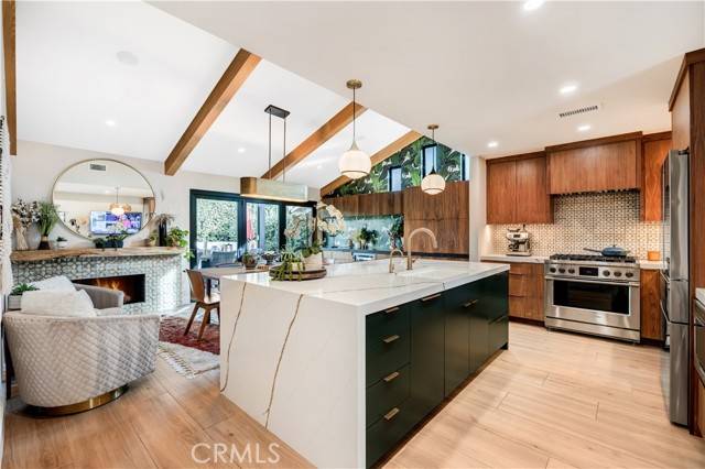 187 S Shattuck PL, Orange, CA 92866