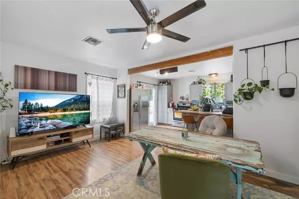 Panorama City, CA 91402,8036 Hazeltine AVE