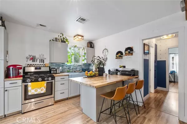 Panorama City, CA 91402,8036 Hazeltine AVE