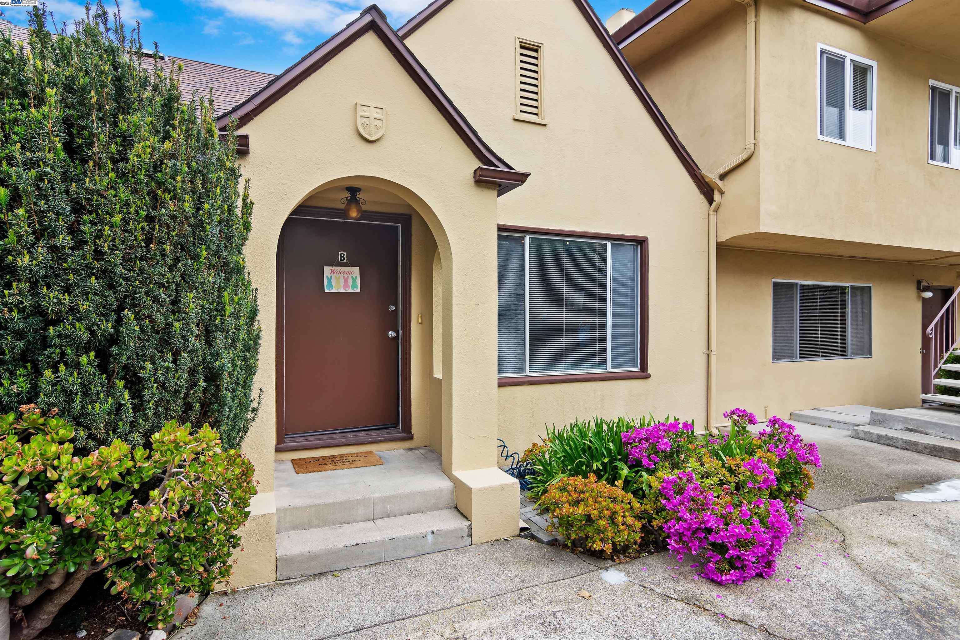 Alameda, CA 94501,1512 Mozart St